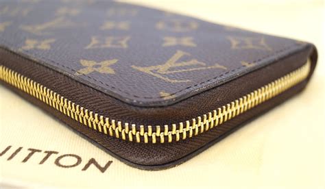 lv zippy wallet